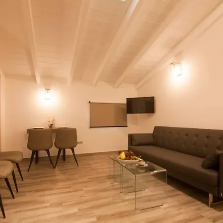 Luxury House - Cozy Hospitable Loft Lägenhet *